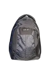 Mochila gris con estampado geométrico en blanco y negro. Tiene un bolsillo frontal con el logo "Motor Oil".