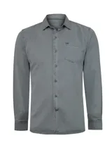 Camisa de manga larga color gris, confeccionada en una mezcla de tencel y lino. Presenta cuello clásico, cierre frontal con botones, puños abotonados y un bolsillo en el pecho con el logo de la marca bordado.