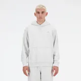 Hoodie de corte relajado New Balance Athletics French Terry, color gris melange, con capucha, mangas largas, bolsillo canguro frontal y logo bordado en el pecho.