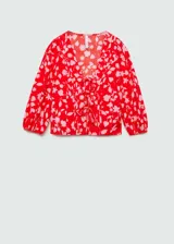 Blusa roja con estampado de flores rosas, escote en V con lazos y mangas 3/4.