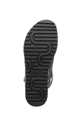 Sandalias de cuero color marrón con plataforma de yute y suela de goma.