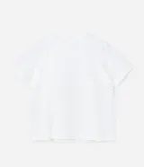 Remera plus size de algodón color blanco, con mangas cortas, cuello redondo y estampado frontal con rayas de cebra bordadas con lentejuelas.