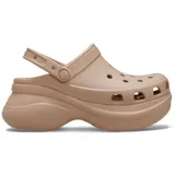 Zuecos Crocs Classic Bae color tostado, con plataforma alta y suela contorneada, diseño clásico con perforaciones de ventilación en la parte superior y tira trasera ajustable.