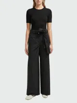 Pantalón de lona Moncler de tiro alto, color negro, con corte ancho y lazo ajustable en la cintura.