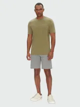 Remera de manga corta y cuello redondo de la marca Boss, modelo Thompson 01, en color verde militar.