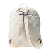 Mochila acolchada color crema con diseño de rombos. Tiene un bolsillo frontal con cierre y un parche con el logo de la marca.