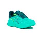 Championes deportivos Diadora modelo Altix, color turquesa con detalles en verde lima. Confeccionados en tejido jacquard transpirable, con suela de EVA y TPR para mayor amortiguación.