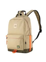 Set de accesorios de viaje color verde oliva, compuesto por una mochila, una lonchera y una cartuchera o neceser, todos con diseño minimalista y logo de la marca.