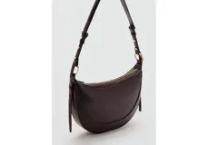 Bolso mediano de diseño ovalado, color marrón oscuro, con asa de hombro ajustable y cierre de cremallera.