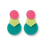 Par de aros colgantes con diseño geométrico en forma de lágrima, compuestos por un círculo rosa, un rombo amarillo y un círculo turquesa.
