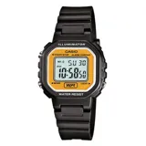 Reloj digital Casio con caja y correa de resina negra. Pantalla digital con fondo amarillo/naranja, que muestra la hora, fecha y funciones como cronómetro y alarma. Posee luz Illuminator y resistencia al agua.