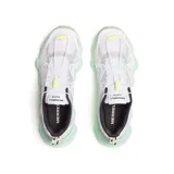 Championes Merrell modelo Speedarc Matis, con diseño técnico para senderismo. Presenta una parte superior de malla transpirable blanca con refuerzos de TPU, entresuela de espuma FloatPro en color turquesa con tecnología SpeedARC y suela de caucho Vibram MegaGrip en tono amarillo.