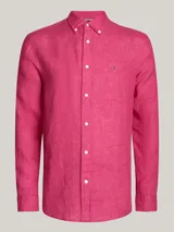 Camisa Tommy Hilfiger de lino color fucsia, de corte regular, con cuello abotonado, mangas largas y logo bordado en el pecho.