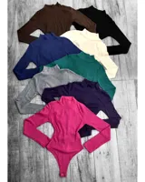 Body de morley lanilla con cuello alto y mangas largas.