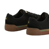 Zapatillas de skate Etnies Joslin Vulc X Grizzly negras de gamuza con suela de goma marrón y detalles en rojo, amarillo y verde.