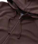 Saco deportivo con capucha y cierre frontal de cremallera, confeccionado en tejido tech fleece. Presenta mangas largas, bolsillos laterales con cierre y puños acanalados, ofreciendo un diseño liviano y térmico.