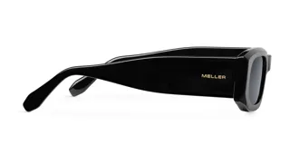 Lentes de sol negros con montura rectangular gruesa de acetato y lentes polarizadas con protección UV400. Diseño moderno con detalles biselados en el marco.