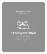 Camisa de mujer de corte maxi oversized, confeccionada en tricolina de algodón certificado. Presenta rayas verticales de hilo teñido, cuello con corbata (gravata), botones frontales, bolsillo en el pecho y puños largos.