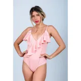 Malla enteriza de lycra color rosado, con diseño acanalado, escote en V y volado cruzado desde el hombro hasta la cadera. Cuenta con tirantes finos ajustables.