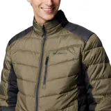 Campera técnica Columbia Labyrinth Loop II, con tecnología Omni-Heat Infinity y Omni-Shield. Presenta diseño acolchado en color verde oliva con paneles laterales y mangas en color negro, cierre frontal completo, cuello alto con protección de barbilla y bolsillos con cierre.