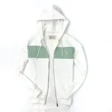 Campera con capucha color blanco con una franja horizontal verde en la parte superior del pecho. Tiene cierre frontal y bolsillos tipo canguro.