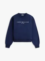 Buzo Tommy Hilfiger de color azul marino, cuello redondo y manga larga. Cuenta con el logo de la marca bordado en el pecho en color blanco y puños y cintura elastizados de rib.