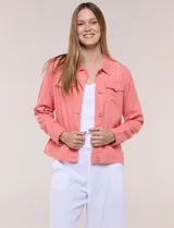 Camperita de lino liviana, marca Dash, con estampado botánico de hojas en tonos azules, verdes y tostados sobre base blanca. Presenta cierre frontal con botones, cuello clásico y bolsillos aplicados en el pecho.