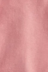 Remera rosa de algodón con escote barco y mangas largas acampanadas.