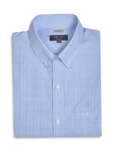 Camisa de manga larga RKF modelo Cityscape Wrinkle Free de corte regular fit, color celeste con diseño de cuadros finos, cuello con botones y bolsillo frontal con logo bordado.