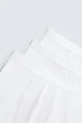 Pack de tres calzoncillos tipo bóxer azul marino de algodón con cintura elástica.
