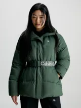 Campera puffer verde oscuro de nailon con cinturón con hebilla y logo Calvin Klein.