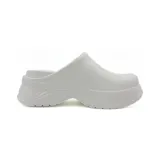 Zueco negro de goma con plataforma y diseño anatómico.