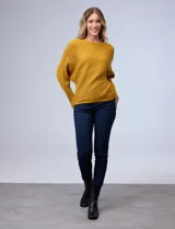 Buzo blanco en tejido acanalado, marca Ninety, con mangas largas japonesas.