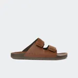 Sandalias Reef Ojai Two Bar color marrón. Confeccionadas en cuero, con doble tira ajustable y plantilla anatómica.