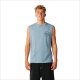 Musculosa Rip Curl Staple Muscle color celeste, sin mangas, con cuello redondo y pequeño estampado circular en el pecho.