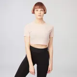 Top corto color rosa con cuello redondo y mangas cortas con bandas laterales estampadas.