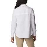Camisa de manga larga Columbia modelo Silver Ridge 3.0, de color blanco, con protección solar y bolsillos en el pecho.