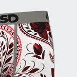 Calzoncillos bóxer de hombre PSD con estampado de cachemira y rosas rojas sobre fondo blanco.