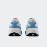 Championes de running New Balance Fresh Foam X 880v15 para hombre, de color blanco con detalles en azul y negro. Cuenta con amortiguación Fresh Foam X, capellada de malla técnica transpirable y suela de gran tracción.