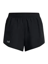 Short deportivo Under Armour, modelo Fly By 3, color negro. Confeccionado en tejido ligero y duradero con paneles de malla para mayor ventilación. Cuenta con cintura elástica con cordón interno, braguita interior para mayor cobertura y bolsillo lateral invisible con cierre.