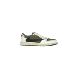 Championes Jordan 1 Retro Low OG SP en colaboración con Travis Scott, modelo Medium Olive. Presentan una base de gamuza verde militar con superposiciones de cuero blanco, el característico swoosh invertido de Nike en color negro y detalles en rojo en el talón y la lengüeta.