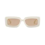 Lentes de sol rectangulares color crema con lentes marrones.