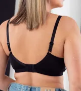 Bralette negro de encaje con copas triangulares de tul y espalda de lycra. Breteles elásticos regulables y ganchos regulables en la espalda.