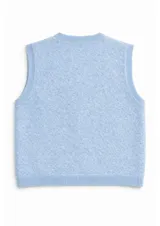 Chaleco de punto gris con cuello redondo, cierre frontal con botones tipo perla y bordados florales sutiles en el frente.