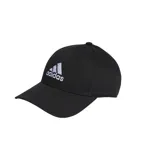 Gorra Adidas negra de sarga de algodón transpirable con logo blanco bordado en el frente, visera curva y cierre ajustable en la parte posterior.