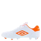 Championes de fútbol Umbro Touch FG, diseñados para césped natural. Presentan un acabado plateado metalizado con detalles en amarillo neón en el logo lateral, talón y tapones. Confeccionados en material sintético resistente con cierre de cordones.