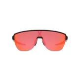 Lentes de sol deportivos con diseño de pantalla única, marco negro y cristales espejados en tono rojizo.