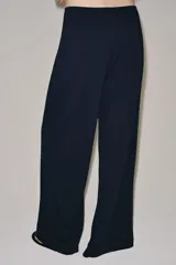 Pantalón ancho azul marino de tiro medio con cintura elástica, confeccionado con hilatura de algodón.