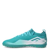 Championes de fútbol Umbro Vibe TF, color verde agua con detalles en blanco. Diseñados para césped sintético, cuentan con suela con tapones pequeños para mayor tracción y estabilidad.