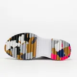 Championes Converse Run Star Hike de tela estampada a cuadros en tonos rosa, naranja y azul, con cordones lilas, plataforma blanca y suela dentada multicolor.